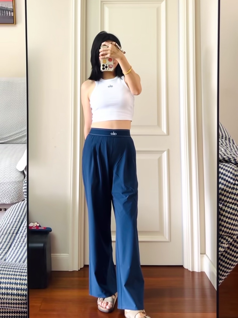 ALO Yoga Navy Wide-Leg Performance Pants set